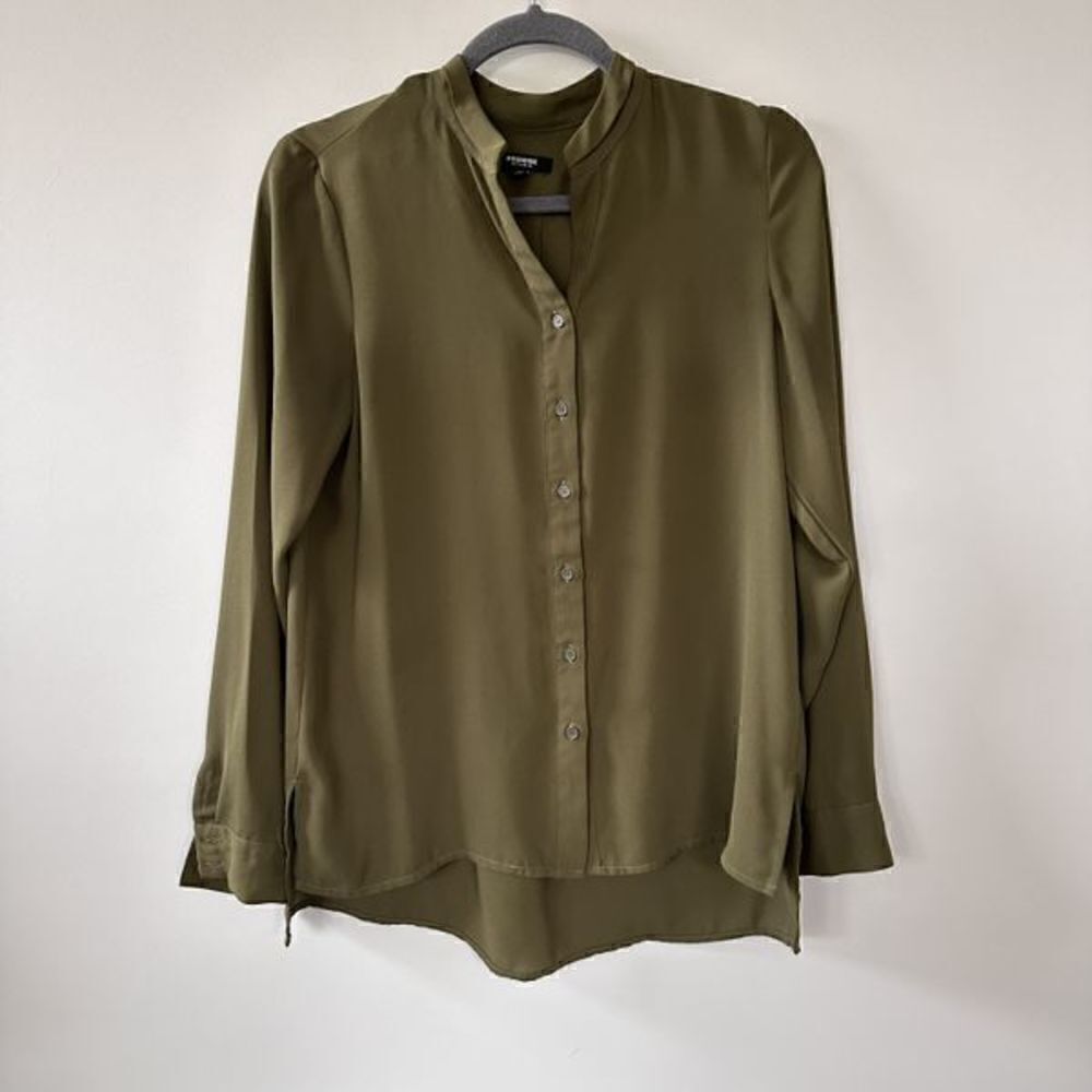 Premise Studio Women Long Sleeve Olive Button Down Blouse S